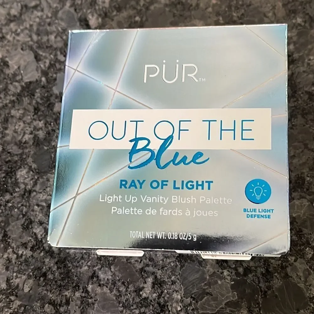 PUR Out of the Blue Ray of Light Light Up Vanity Blush and Highlighting Palette